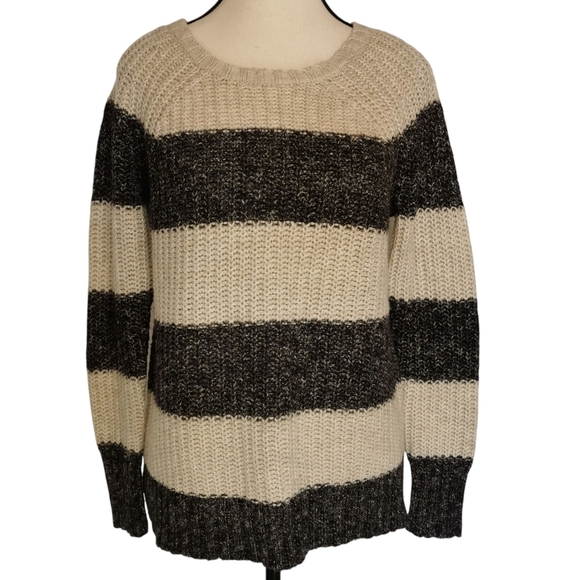 American Eagle Charcoal/ Cream Crew Neck Relaxed Fit Sweater Sz S Open To Offers - Picture 2 of 9